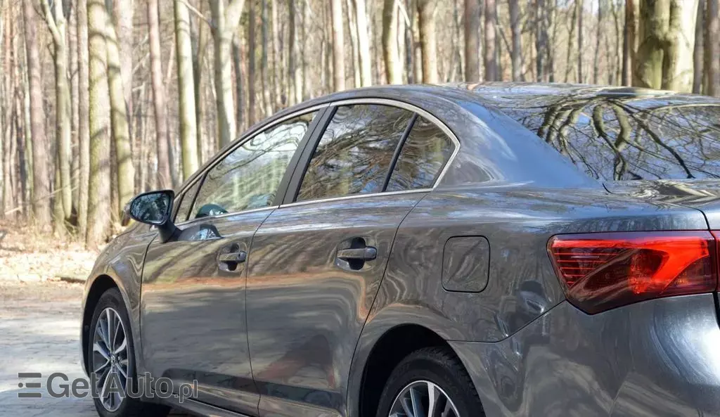 TOYOTA Avensis 