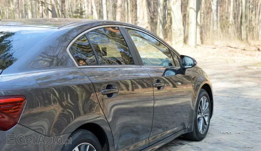 TOYOTA Avensis 