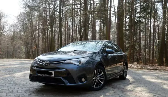 TOYOTA Avensis 