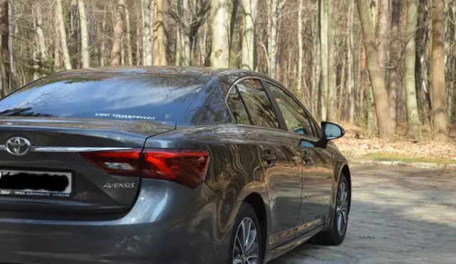 TOYOTA Avensis 