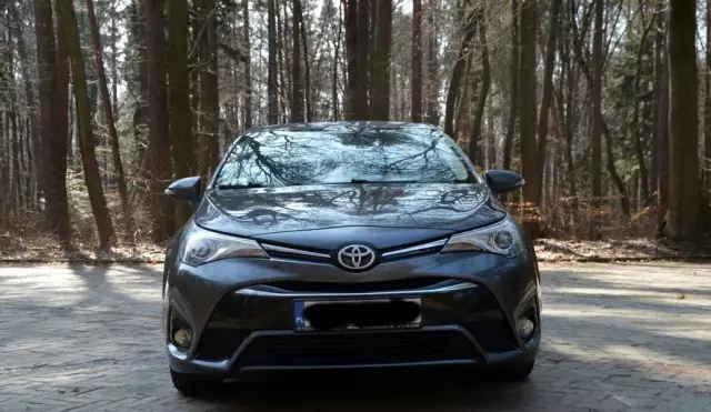 TOYOTA Avensis 