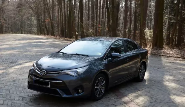 TOYOTA Avensis 