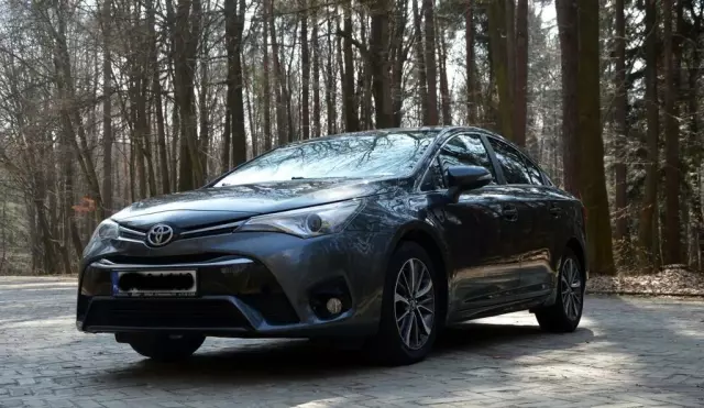 TOYOTA Avensis 