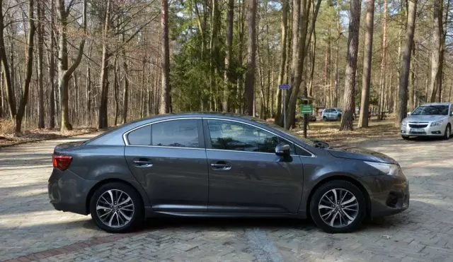 TOYOTA Avensis 