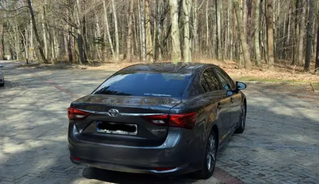 TOYOTA Avensis 