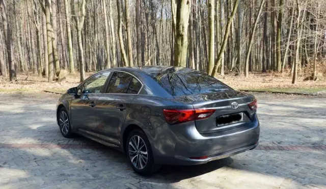 TOYOTA Avensis 