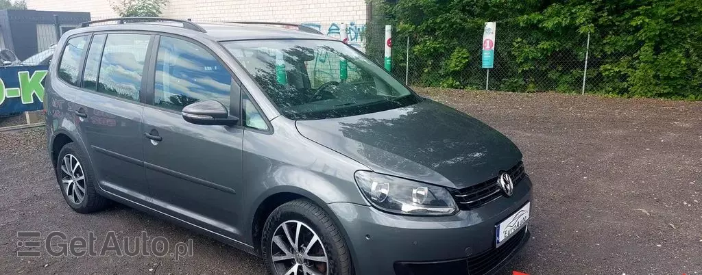 VOLKSWAGEN Touran 