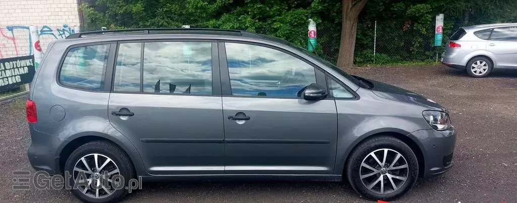 VOLKSWAGEN Touran 