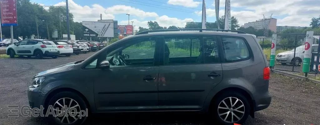 VOLKSWAGEN Touran 