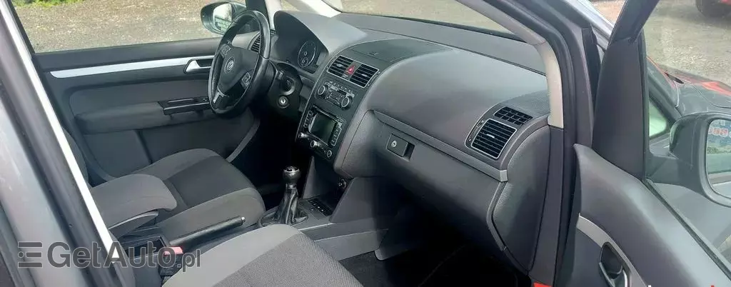 VOLKSWAGEN Touran 