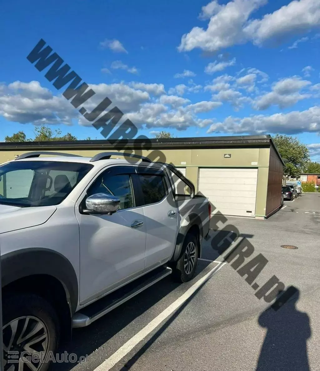 NISSAN Navara 