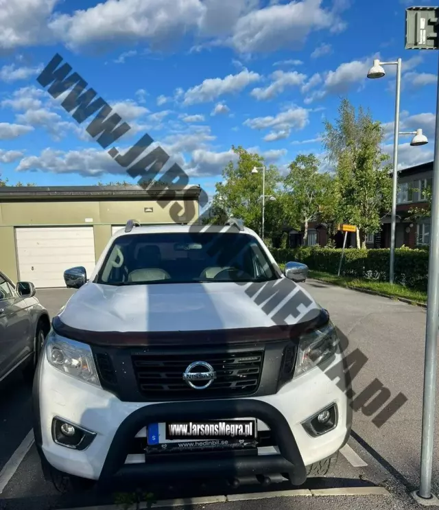 NISSAN Navara 