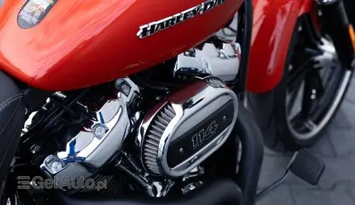 HARLEY-DAVIDSON CVO 