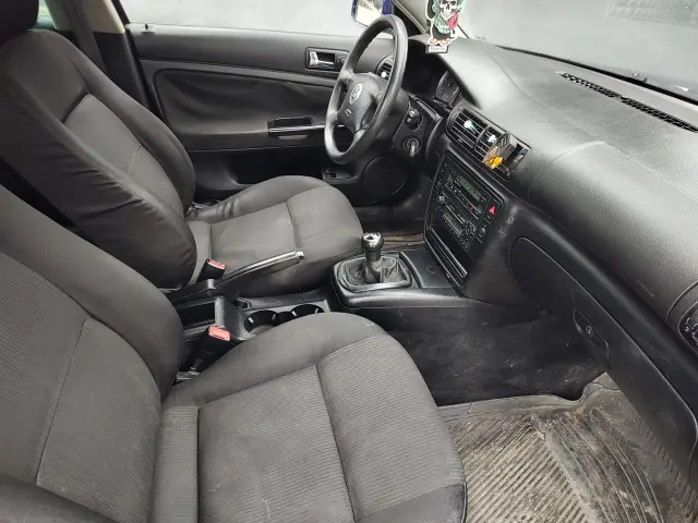 VOLKSWAGEN Passat Comfortline