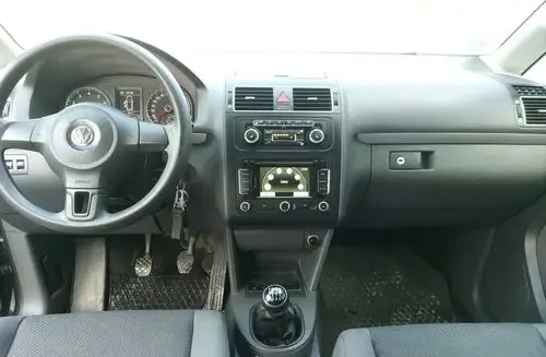 VOLKSWAGEN Touran 