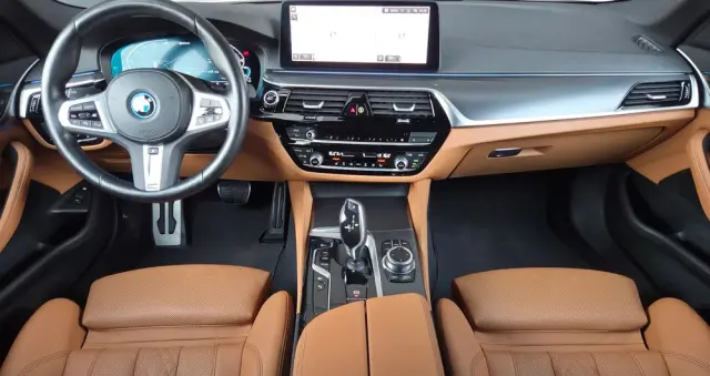 BMW Seria 5 530e M Sport sport
