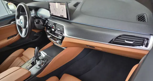 BMW Seria 5 530e M Sport sport