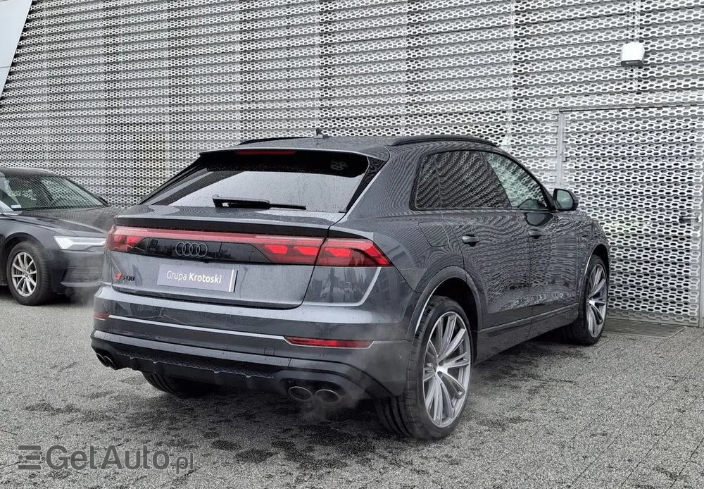 AUDI SQ8 