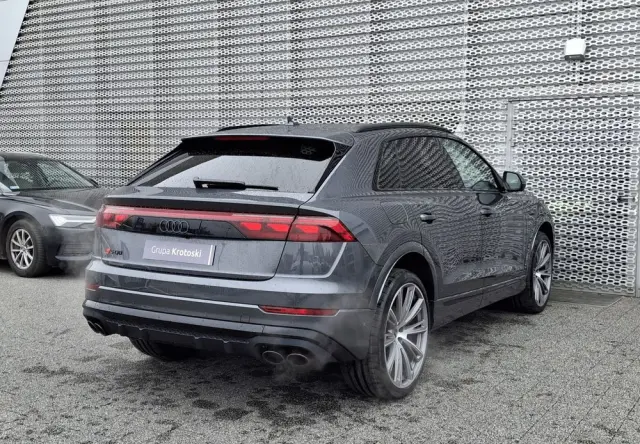 AUDI SQ8 