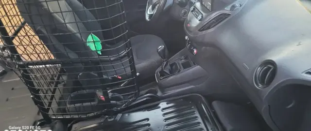 FORD TRANSIT COURIER 