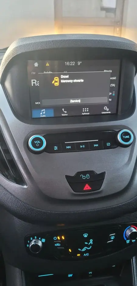 FORD TRANSIT COURIER 