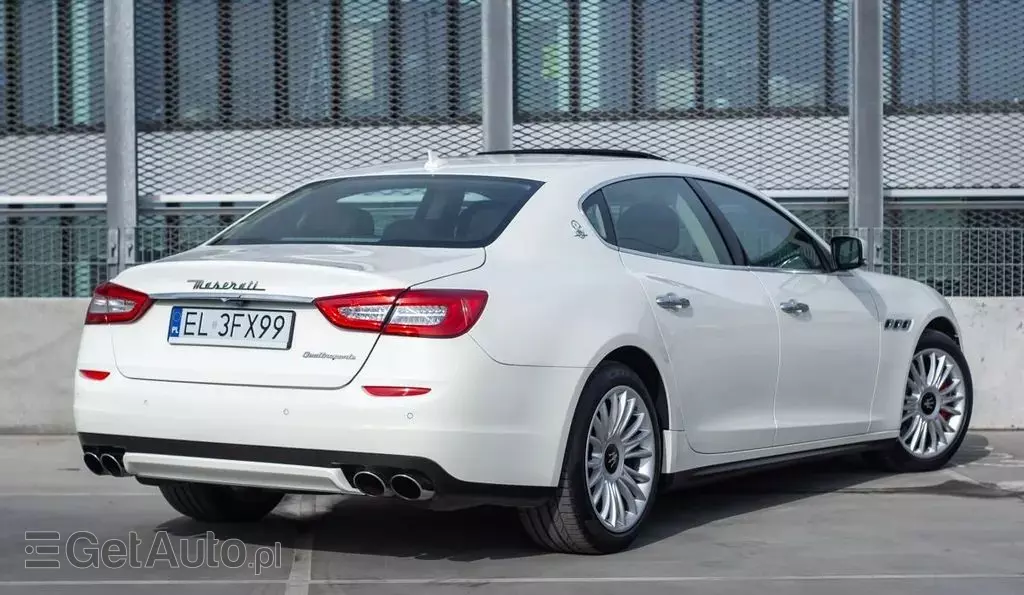 MASERATI Quattroporte 