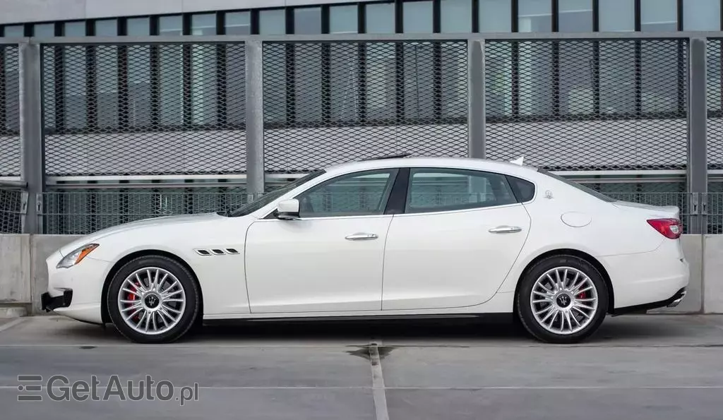 MASERATI Quattroporte 