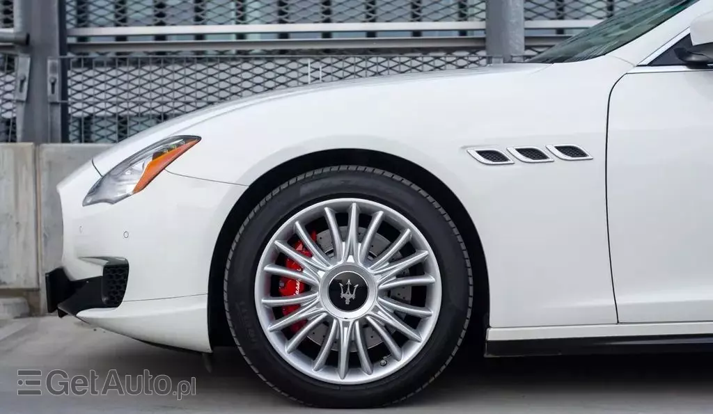 MASERATI Quattroporte 