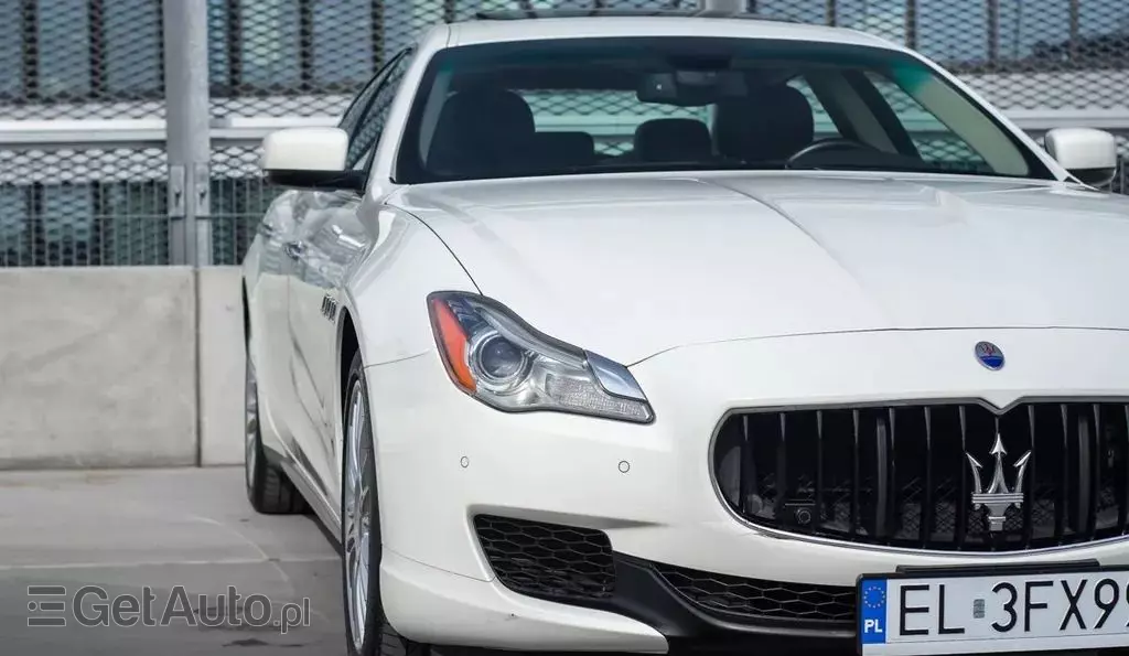 MASERATI Quattroporte 