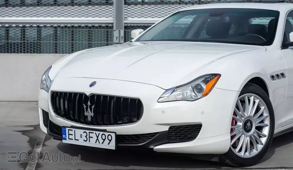 MASERATI Quattroporte 