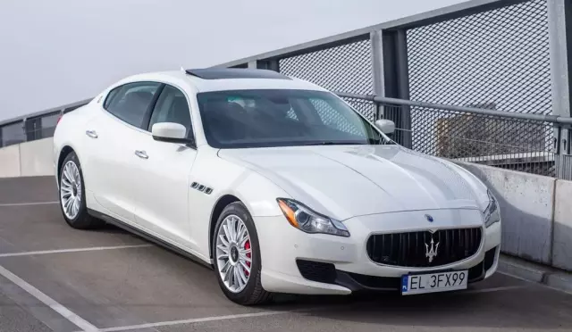 MASERATI Quattroporte 