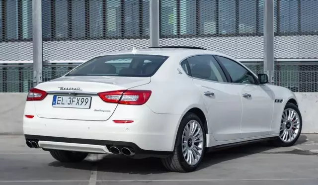 MASERATI Quattroporte 