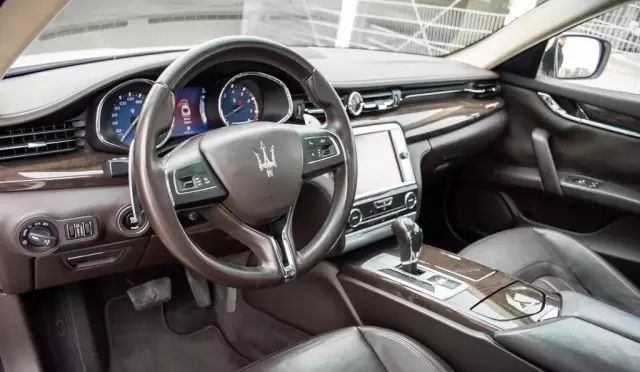 MASERATI Quattroporte 