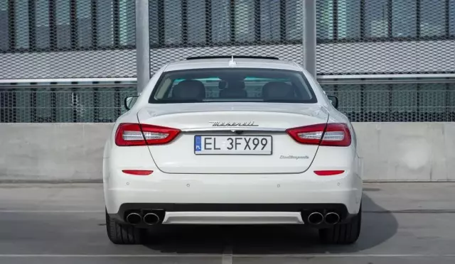 MASERATI Quattroporte 