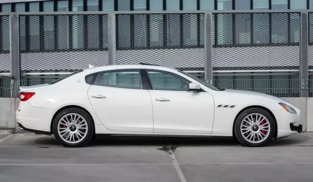 MASERATI Quattroporte 
