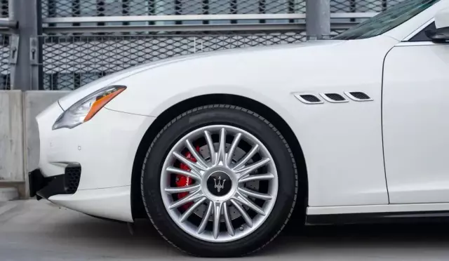 MASERATI Quattroporte 