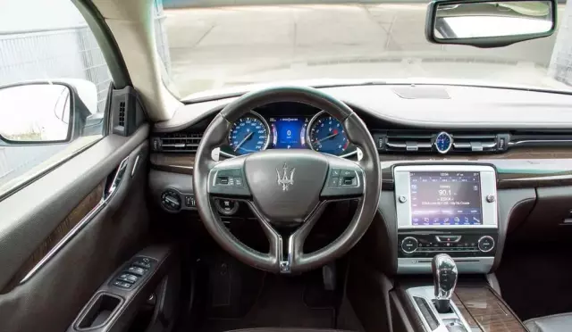 MASERATI Quattroporte 