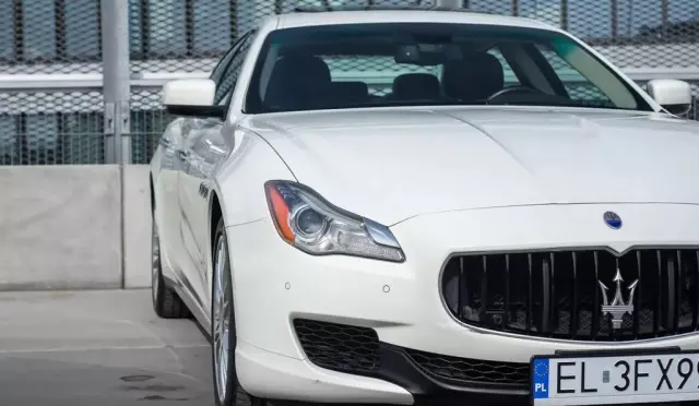 MASERATI Quattroporte 