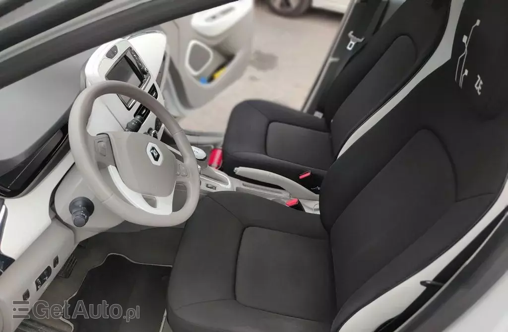 RENAULT Zoe 