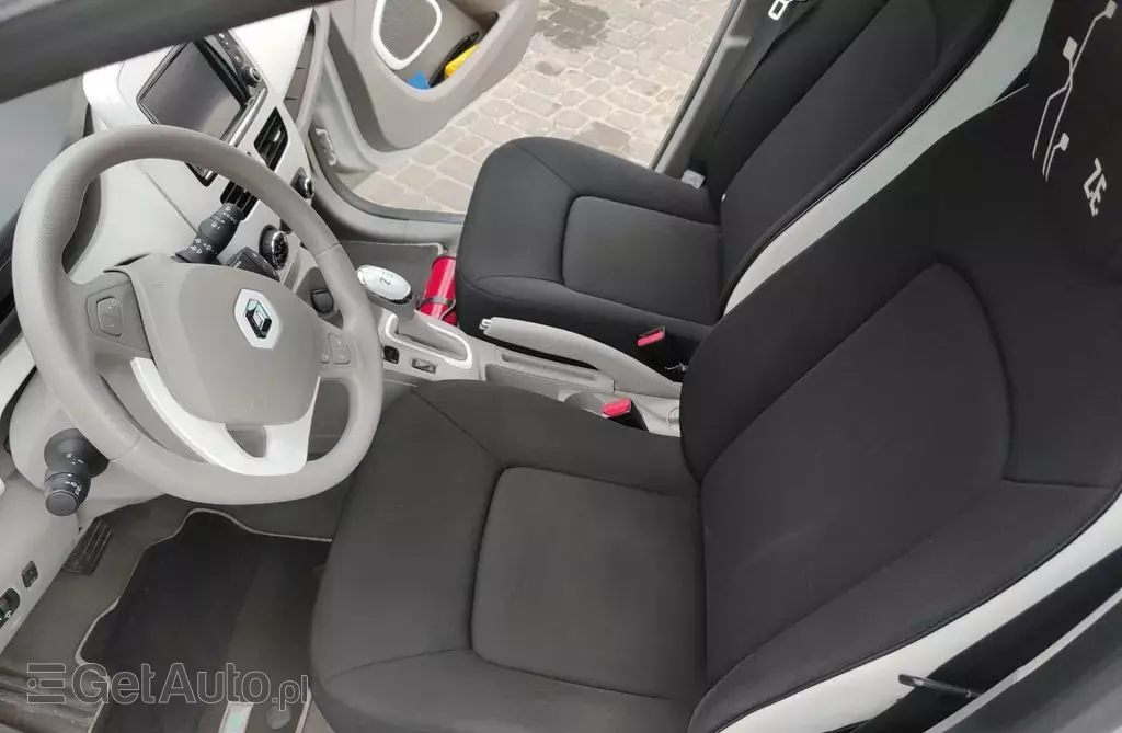 RENAULT Zoe 