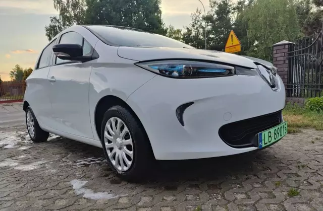 RENAULT Zoe 