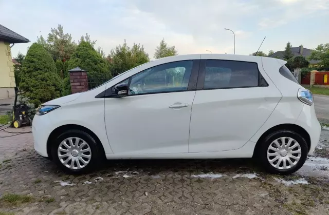 RENAULT Zoe 