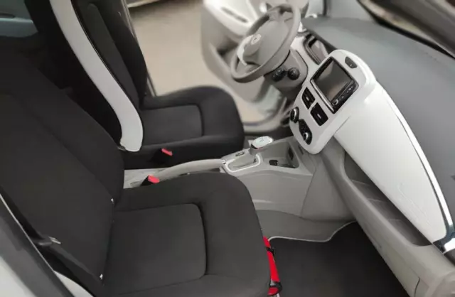 RENAULT Zoe 
