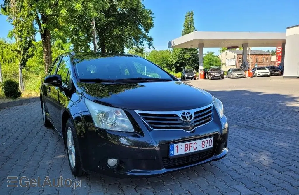 TOYOTA Avensis 