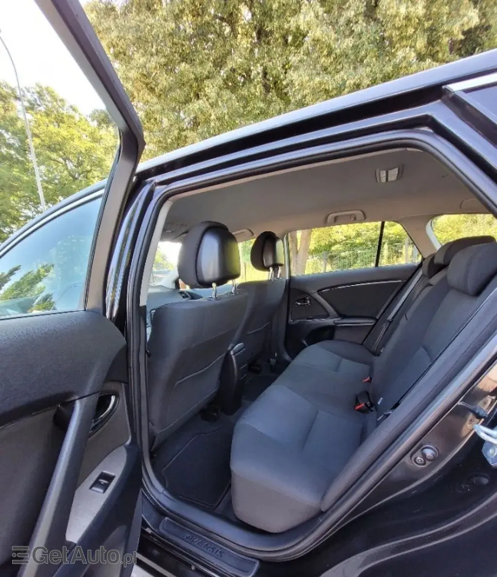 TOYOTA Avensis 