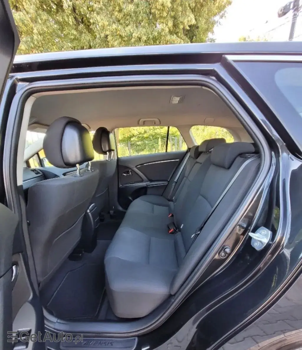 TOYOTA Avensis 