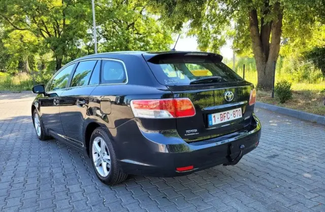 TOYOTA Avensis 