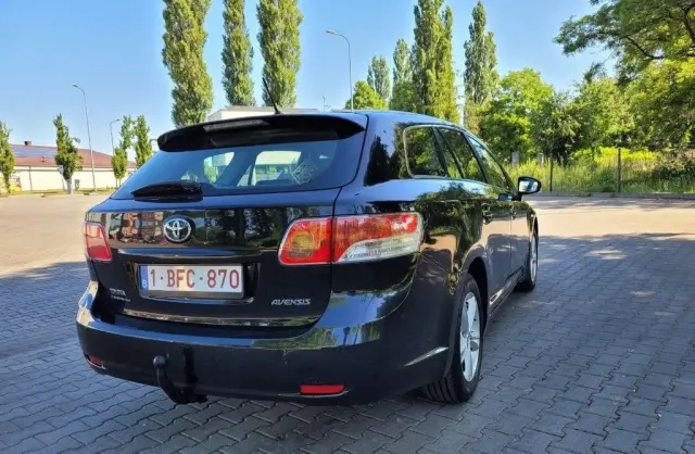 TOYOTA Avensis 