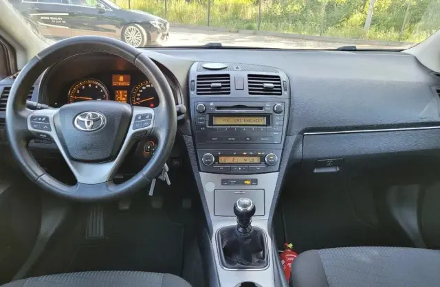 TOYOTA Avensis 
