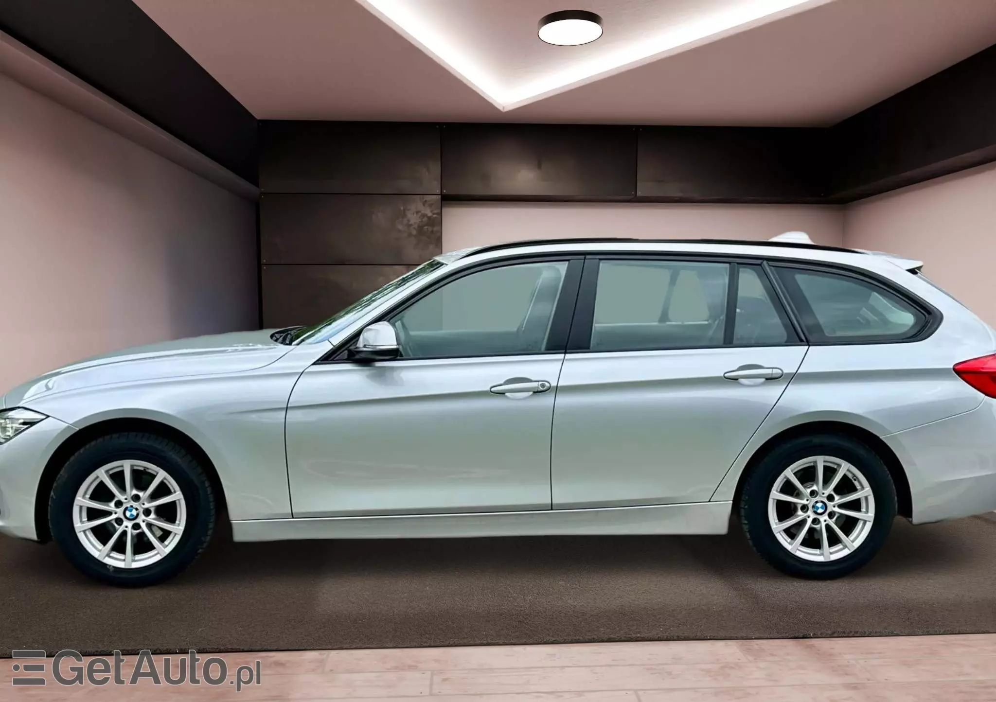 BMW Seria 3 318i Advantage
